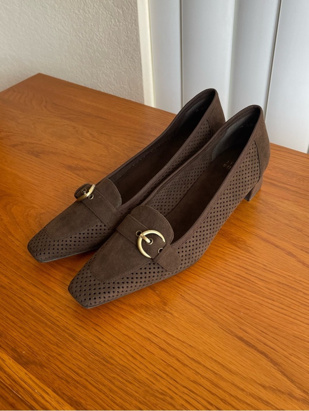 Stuart Weitzman Fairfield Ultrasuede Perforated Loafer Heels Brown Size 8.5N